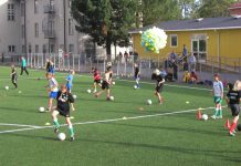 Genusrelationer i samtränad fotboll: Gränser och utmaningar i ett Idrottslyftsprojekt