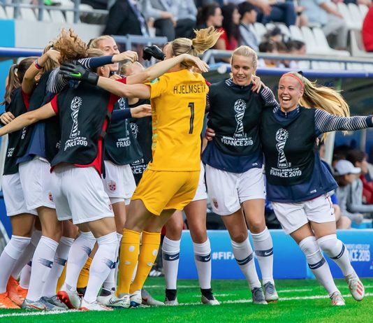Discursive struggles in the gendering of national team pay in Norwegian football