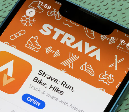 From Kilometers to Kudos: A Study of Runners’ Online Interaction on Strava